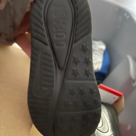 Nike shoes - Picture 4 of 4